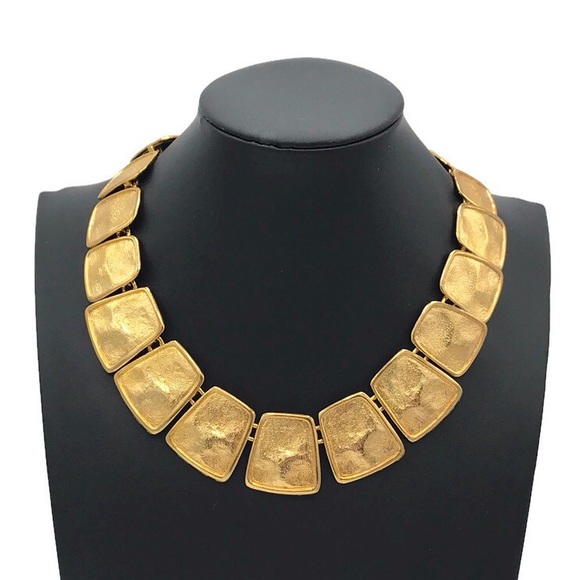 Vintage Gold Textured Collar Necklace - Picture 2 of 7